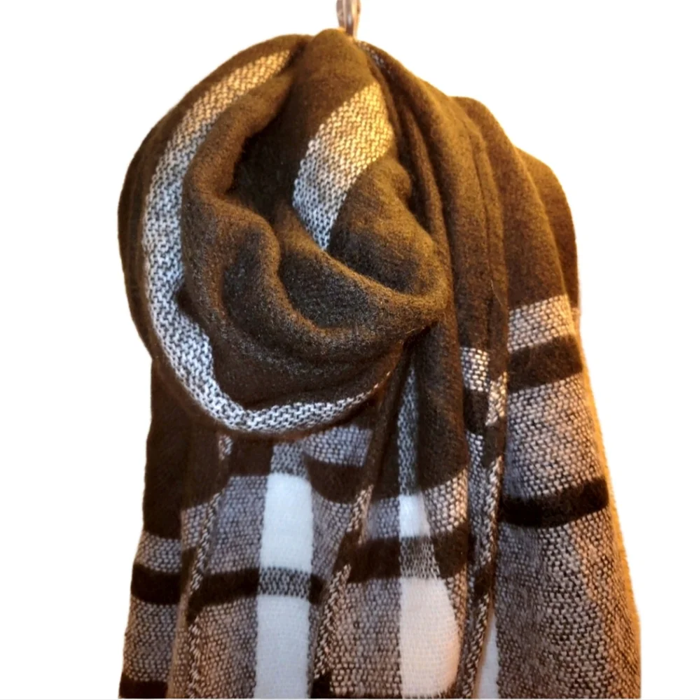 Conbipel Italy Black & White Plaid Acrylic Wrap/Scarf  22